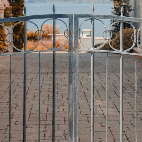Top 15 Single Swing Driveway Gates With Pedestrian Entrance Found Online